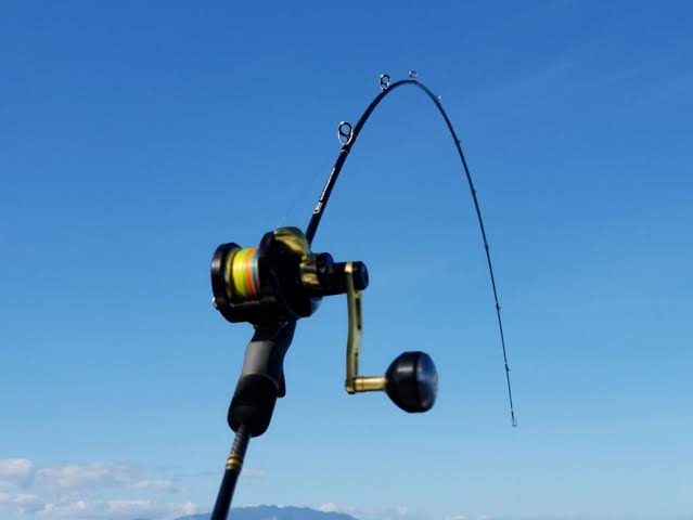 CATCH FISHING-Jigging Combo 150g Acid Wrap with JGX3000 25kg Drag.